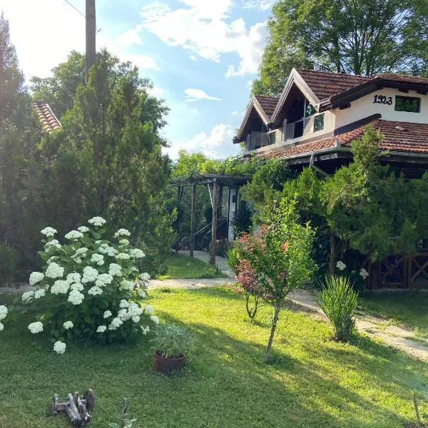 Вилно селище Паздерите, hotel in Apriltsi