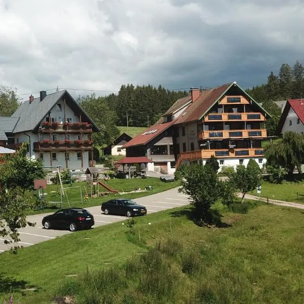 Café-Pension Feldbergblick, hotell sihtkohas Titisee-Neustadt