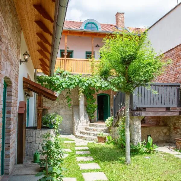 Exklusives Landhaus, hotel v destinaci Šatov