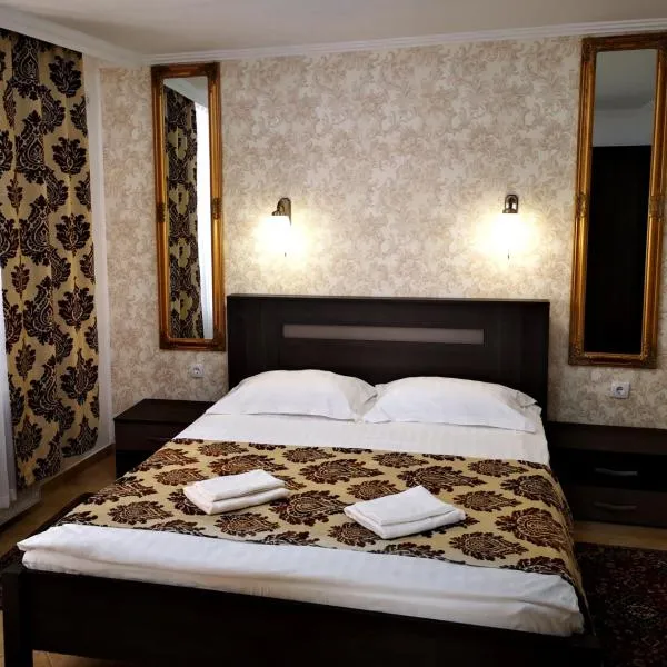 Panzió STATUS, hotel v destinaci Hajdúszoboszló