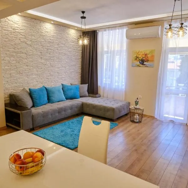 Luxury Nevena Apartment - Bogoridi super centre, hotel in Burgas City