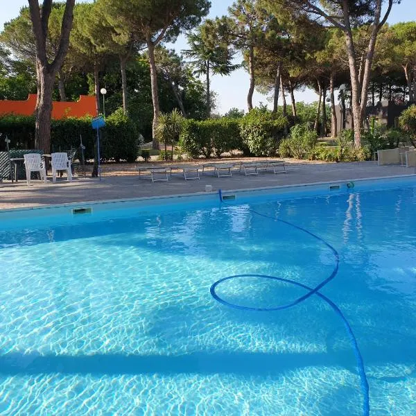 Villaggio Mithos: Misano Adriatico şehrinde bir otel