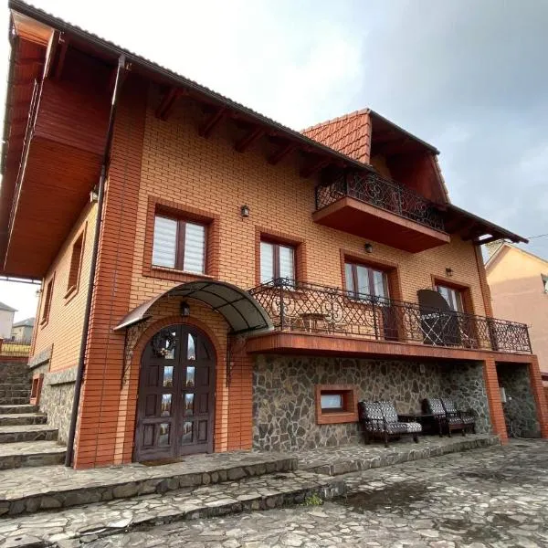 Guest house Mountain View, hotel in Sasivka