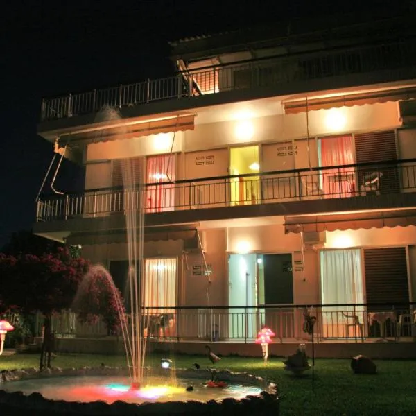 Akrogiali Beach Rooms, hotel u gradu Amarintos