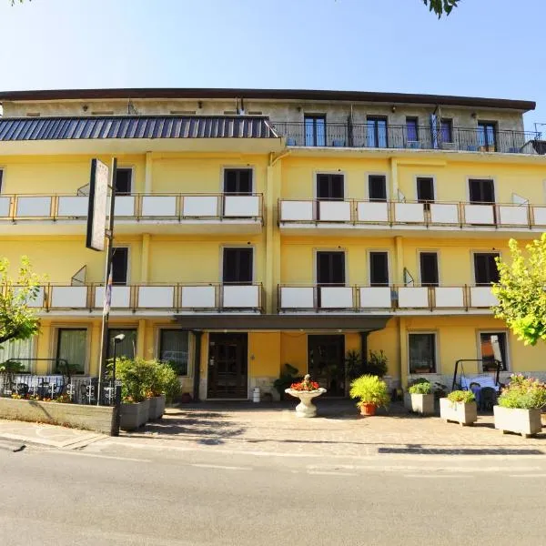 HOTEL IL CORALLO, hotel v destinaci Fiuggi