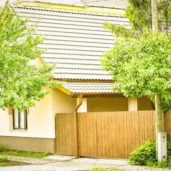 Bárdos Vendégház, hotel v destinaci Tiszabábolna