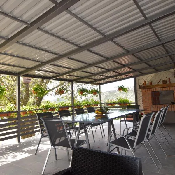 Vacation home Vesna, hotel en Bribir