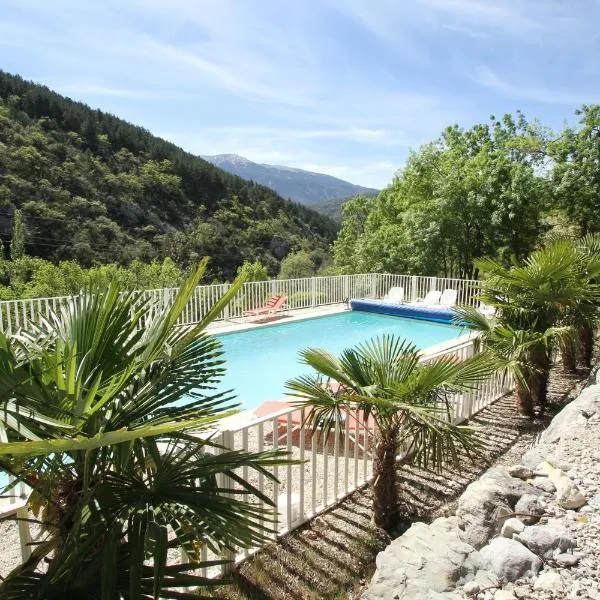 LA BAPTISTINE FACE AU VENTOUX, hotel i Savoillan