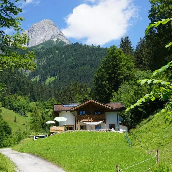 AlpenSportChalet, hotel in Werfenweng