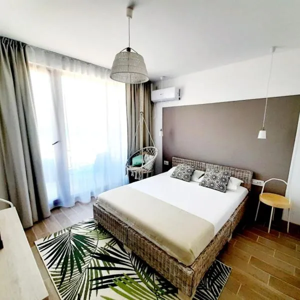 Adriano pe plaja Belona, хотел в Ефорие Норд