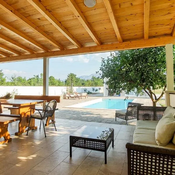 Villa Legacy, khách sạn ở Krušvar