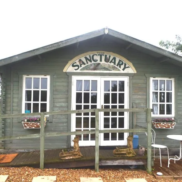 Peaceful Log Cabin next to Horse Field, hotel em Longhorsley