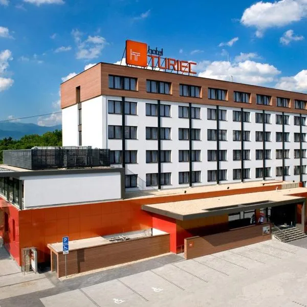 Hotel Turiec, hotell i Martin