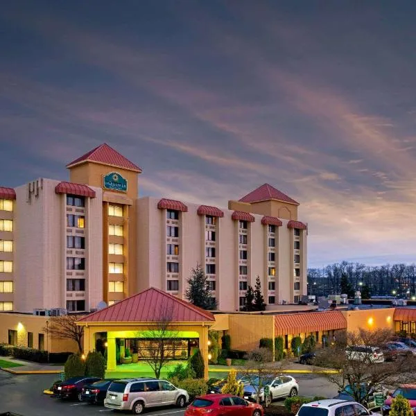 La Quinta Inn & Suites by Wyndham Tacoma - Seattle, hotel u gradu 'Tacoma'