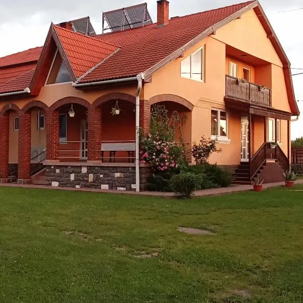 Timi Kulcsosház, Hotel in Lăzarea