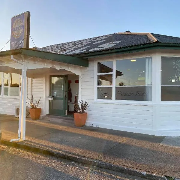 Hokitika Pioneer Hotel, готель у місті Гокітіка