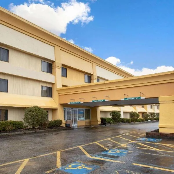 ラ キンタ イン オーバーン ウースター（La Quinta Inn by Wyndham Auburn Worcester）、オーバーンのホテル
