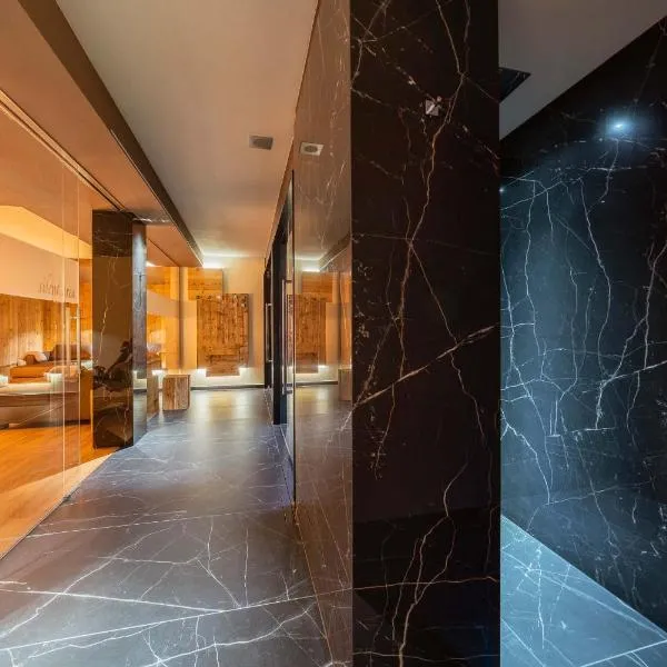 Hotel Cristallino d'Ampezzo – hotel w mieście Cortina dʼAmpezzo