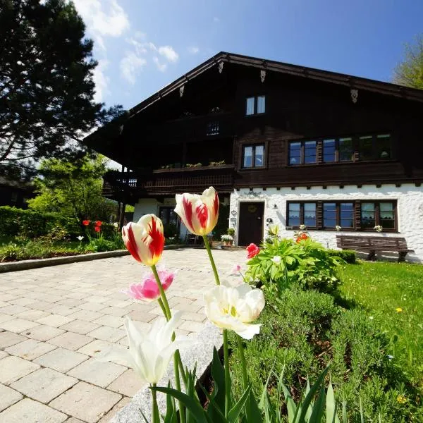 Gästehaus Funk, hotel v mestu Bad Feilnbach