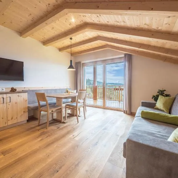 Apartment Rosmarin - Kuenhof, hotel in Verano