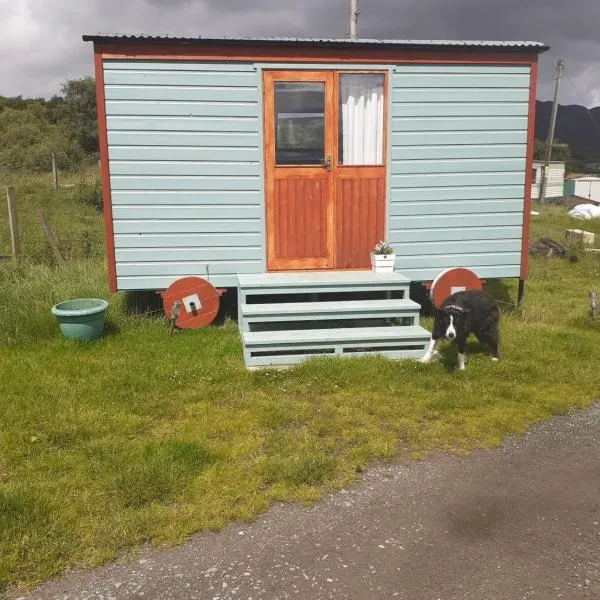 Croft of Clune Shepherds Hut, hotell i Newtonmore