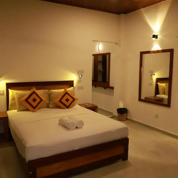 House On The Bend, hotel in Hiriketiya