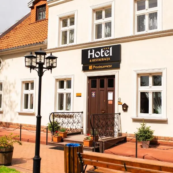 Hotel Przedzamcze, hotell i Uzdowo