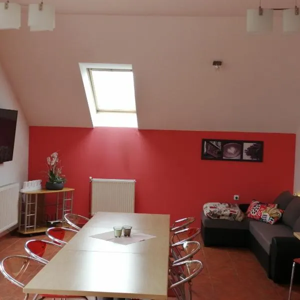 Ubytování Koloniál, hotel v destinaci Dolní Holetín