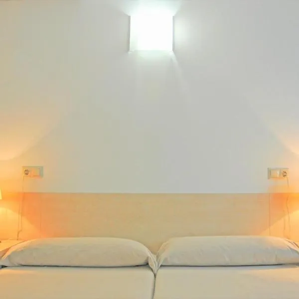Residencia Universitaria Resa Sant Jordi, hotel v destinaci Tarragona