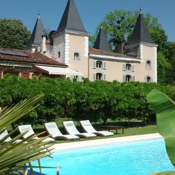 Hotel Logis - Chateau de Beauregard, hotel v destinácii Saint-Girons