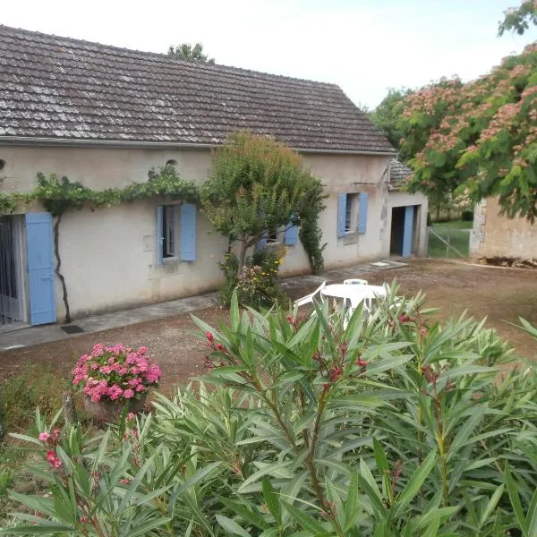 La grange de Tombeloly, hotel in Clermont-de-Beauregard