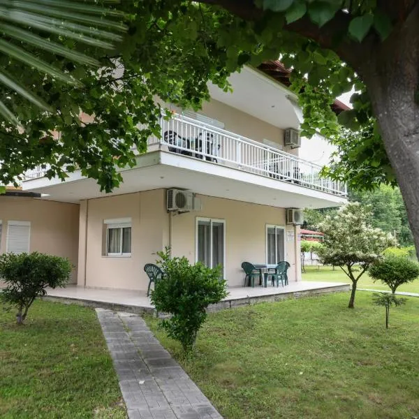 Prionas Studios, hotel in Paralía Skotínis