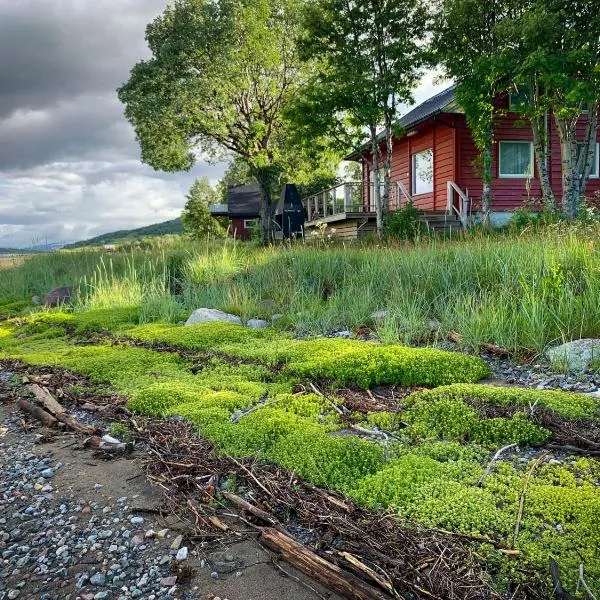 The Red Fjordhouse, hotel in Kjerkevik