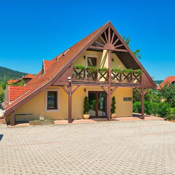 Honti Panzió, hotel di Visegrad