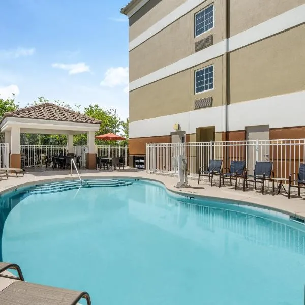 Candlewood Suites Destin-Sandestin Area by IHG, hotelli kohteessa Destin