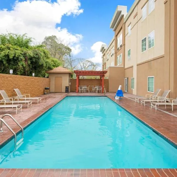 La Quinta by Wyndham Lake Charles - Westlake, hotel di Westlake