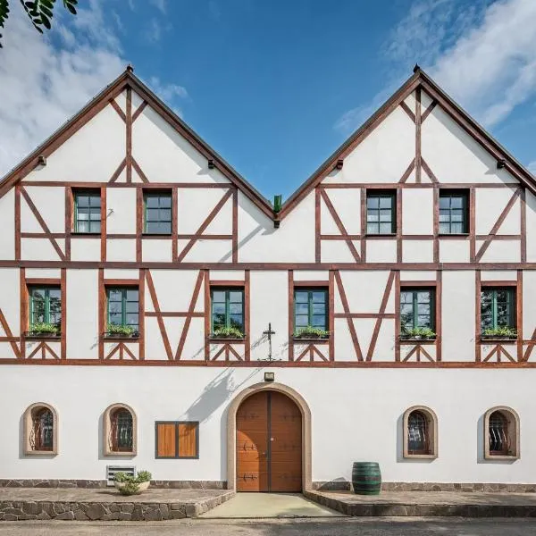 Vinařství Vrátil - penzion, hotel v destinaci Starovice