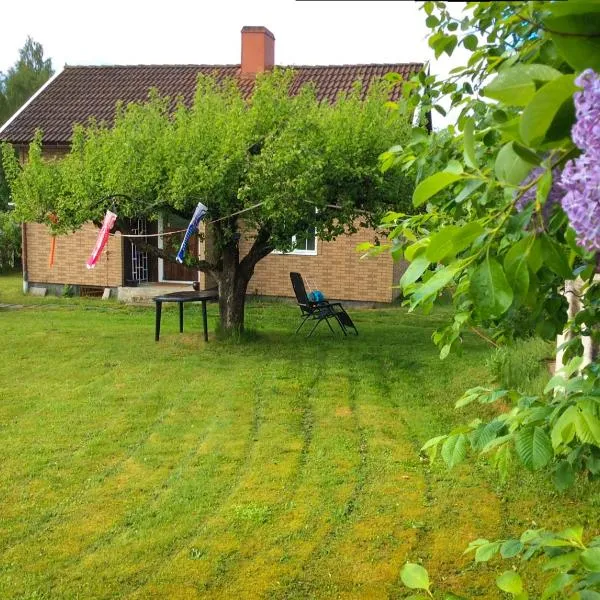 The Cozy Little House, hôtel à Motala