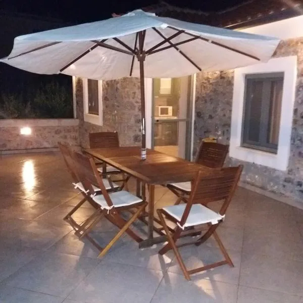 Lakonian home, hotel in Iérax