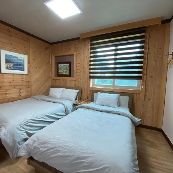 Smile Resort، فندق في Hoejŏn-dong