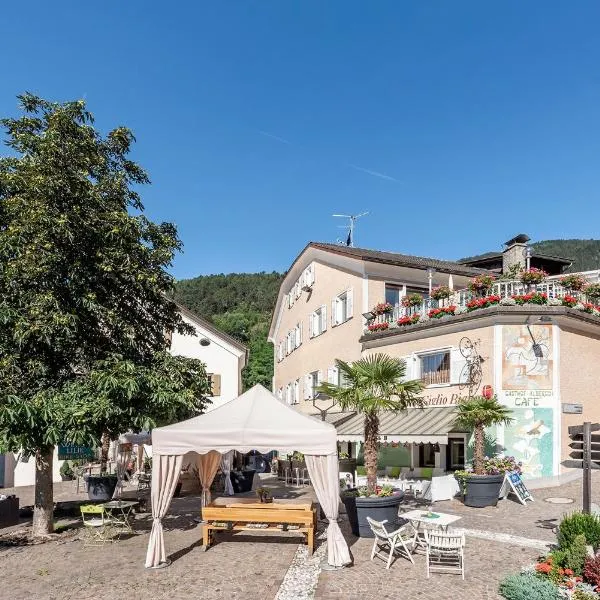 Hotel Weisse Lilie - Giglio Bianco, hôtel à Fortezza