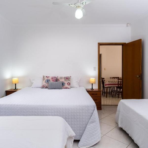 Casa ampla e arejada, com piscina e churrasqueira - 03 dormitórios - Foto 2