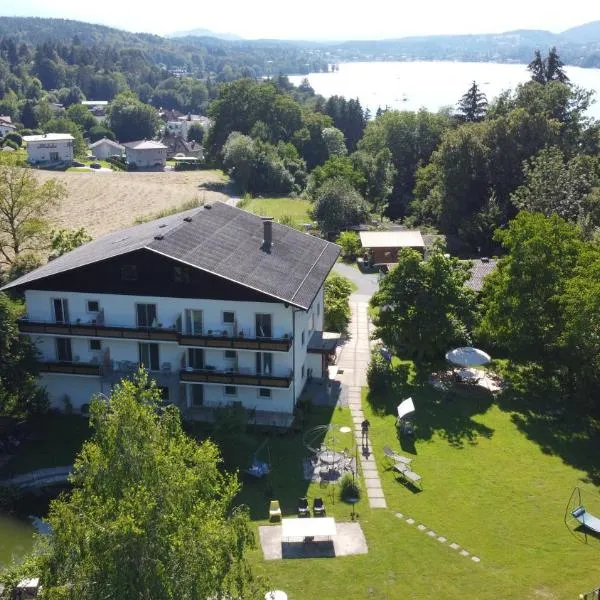 Pension Waldesruh, hotel v destinaci Velden am Wörthersee
