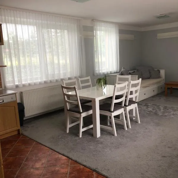 Prázdninový dům Zavadilka, hotel v Českých Budějovicích