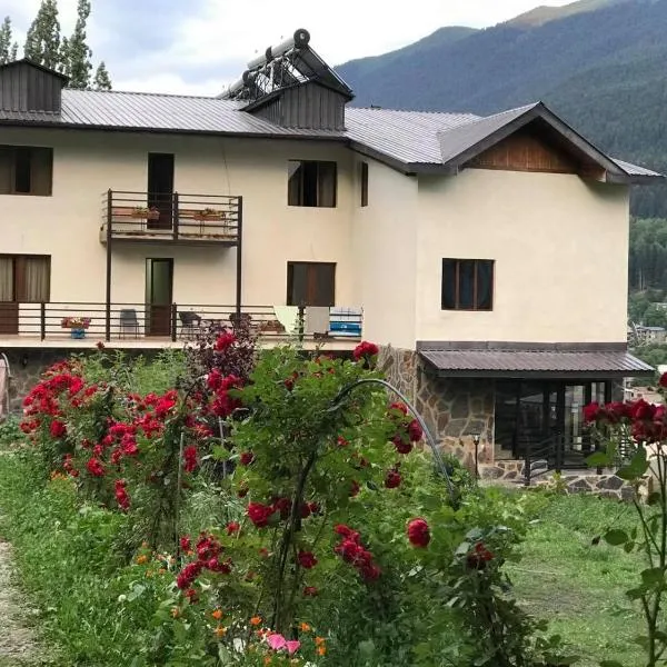 Roza's guest house, hotel v destinaci Mestia