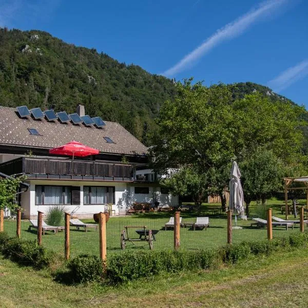 Rooms Malina, hotel in Blejska Dobrava