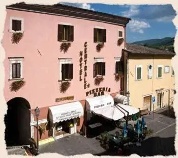 Hotel Centrale, hotel Casciában