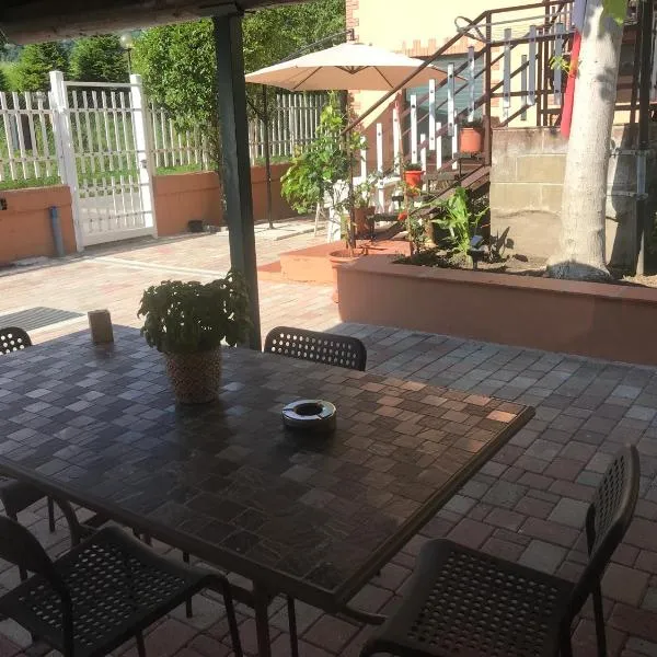 Petra House, hotel in Porlezza