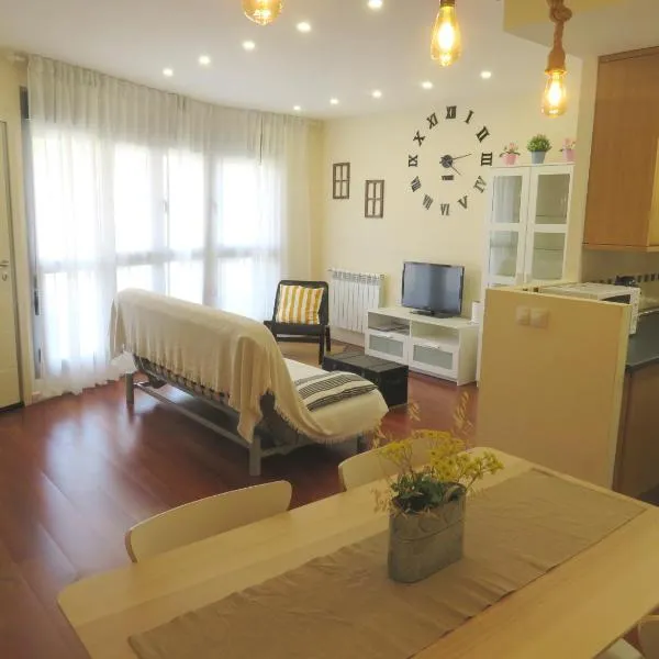 Coqueto apartamento Las Margas Golf, hotel sa Sabiñánigo