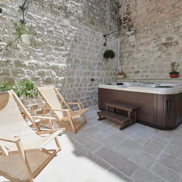 Villa Kudelik - Stone Story, hótel í Trogir